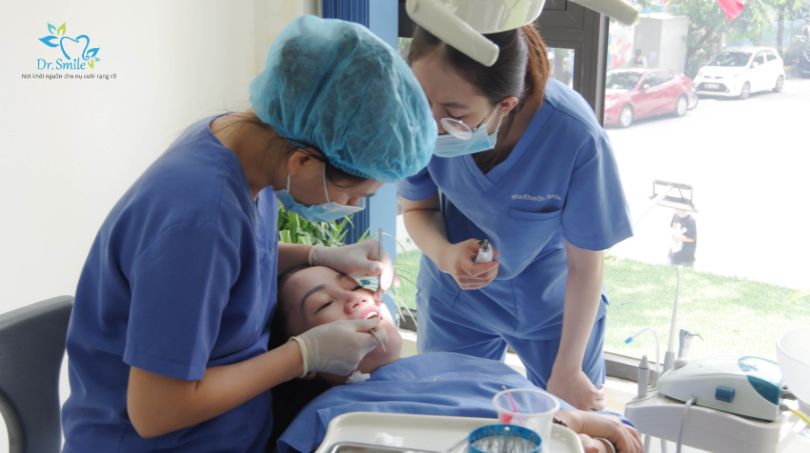Nha khoa bọc răng sứ uy tín tại Hà Nội