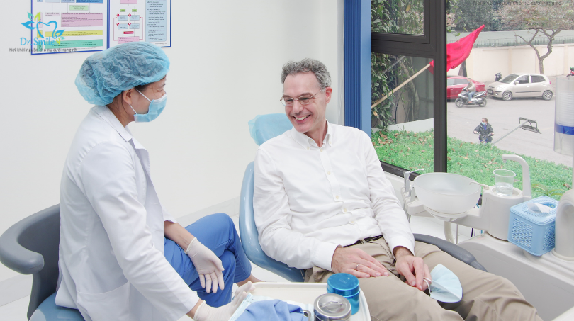 Bọc răng sứ hợp kim titan an toàn tại Nha khoa Dr.Smile